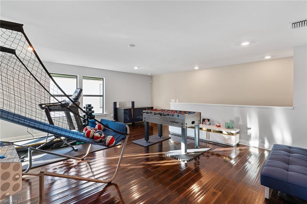 VENTANA POINTE - Residential