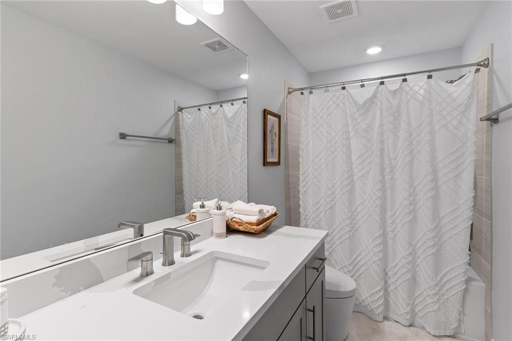 VENTANA POINTE - Residential