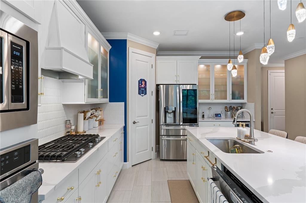 VENTANA POINTE - Residential