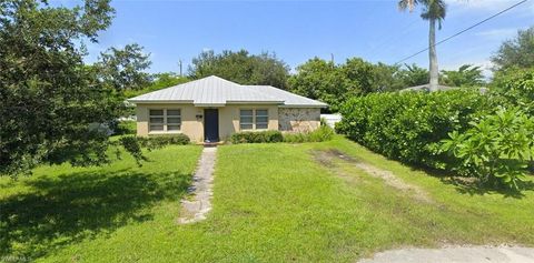 895 11th n 895 11th Street North NAPLES FL 34102