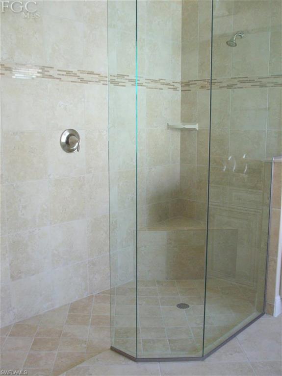 AZZURRA - Residential