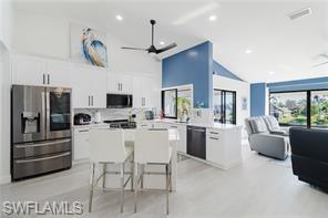 CAPSTAN CONDO - Residential