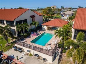 CAPSTAN CONDO - Residential