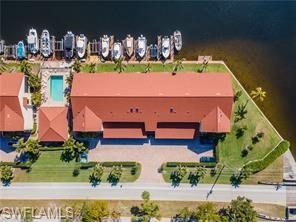 CAPSTAN CONDO - Residential