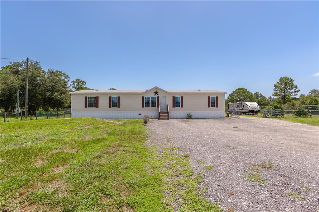585 S Lindero ST