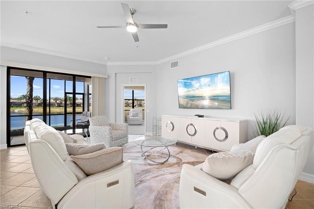 COACH HOMES AT HERITAGE BAY - Residential