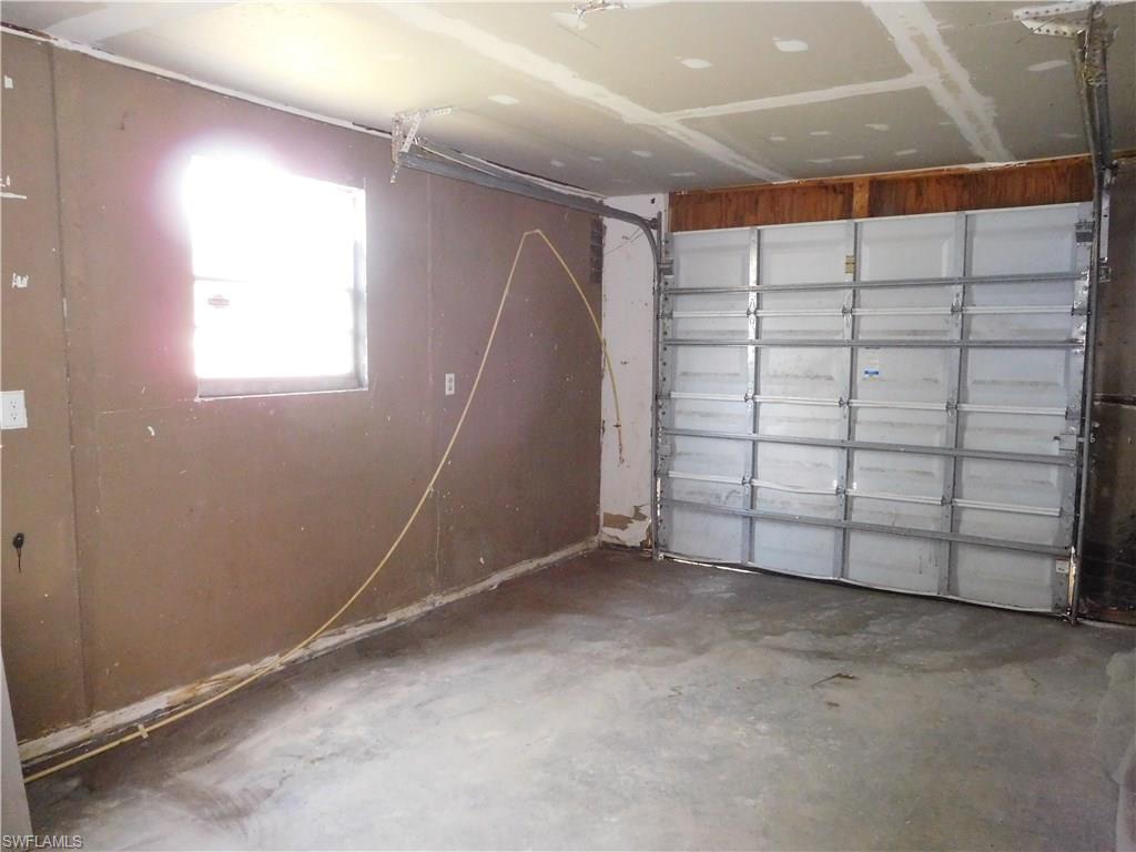 TAMIAMI ESTATES - Residential