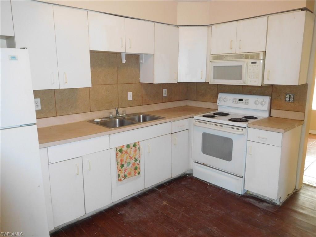 TAMIAMI ESTATES - Residential