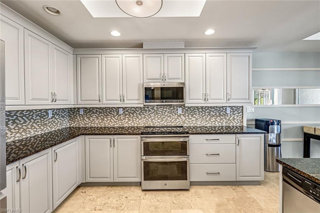 ESPERIA SOUTH - Residential