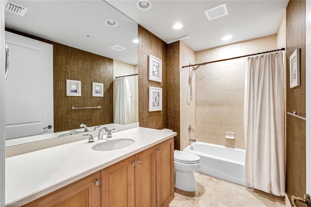 ESPERIA SOUTH - Residential