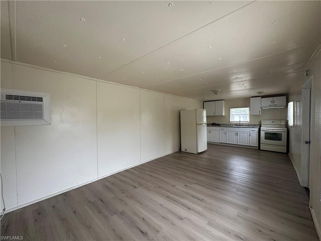 SUNCOAST ESTATES UNREC - Residential Lease