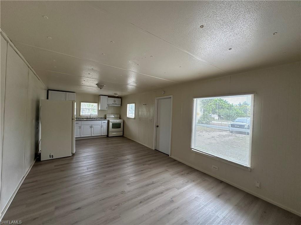 SUNCOAST ESTATES UNREC - Residential Lease