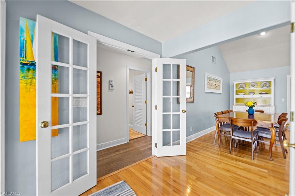 SANIBEL BAYOUS - Residential