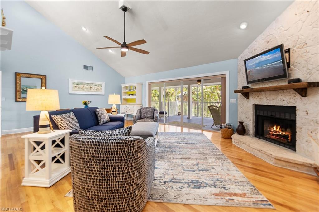 SANIBEL BAYOUS - Residential