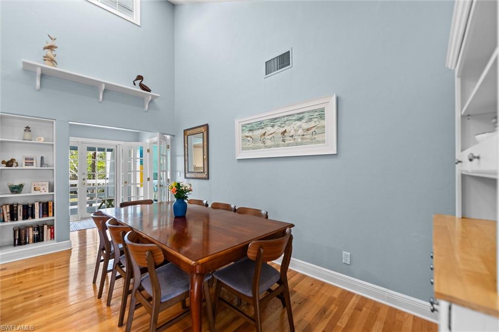 SANIBEL BAYOUS - Residential