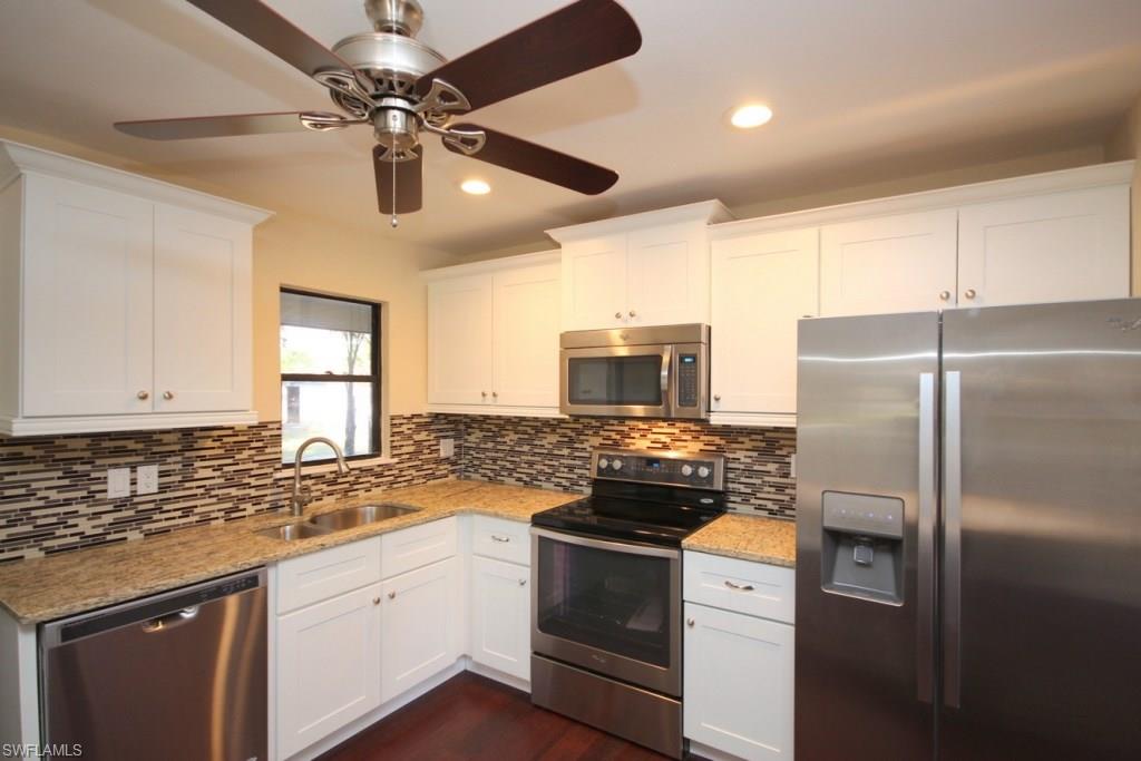 SAN CARLOS PARK - Residential