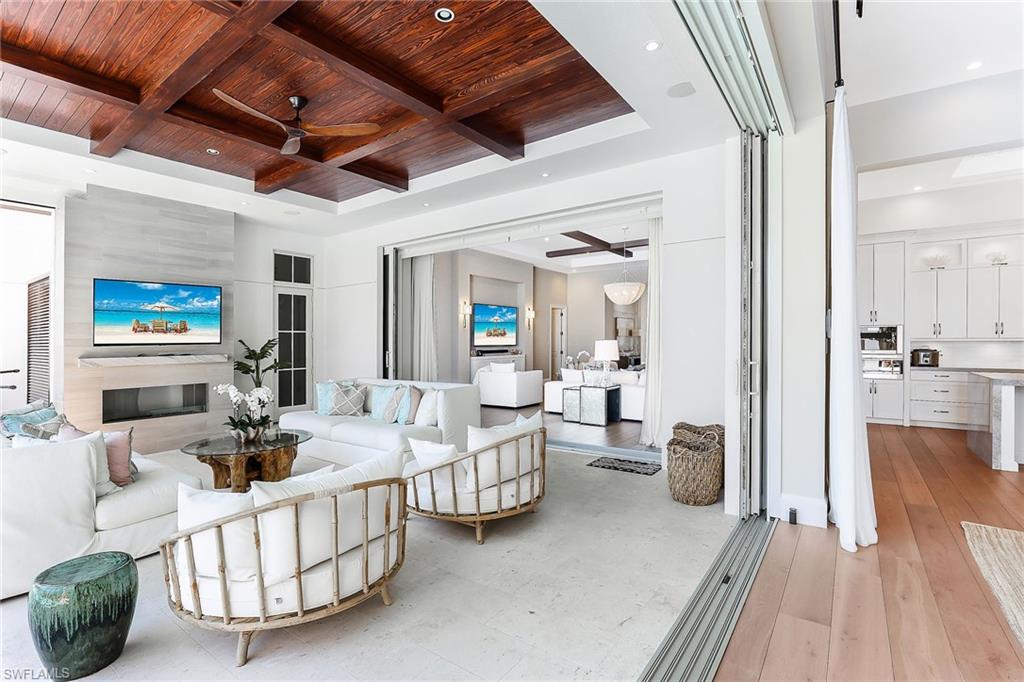 AQUALANE SHORES - Residential