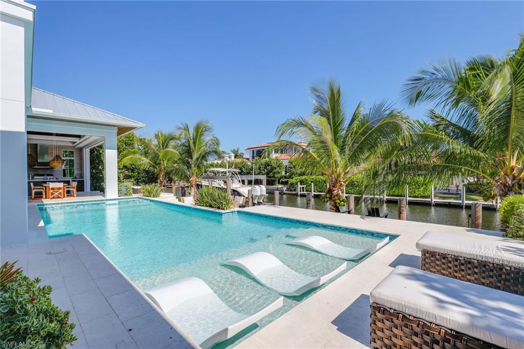 AQUALANE SHORES - Residential