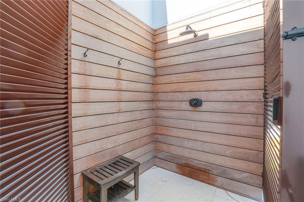 AQUALANE SHORES - Residential