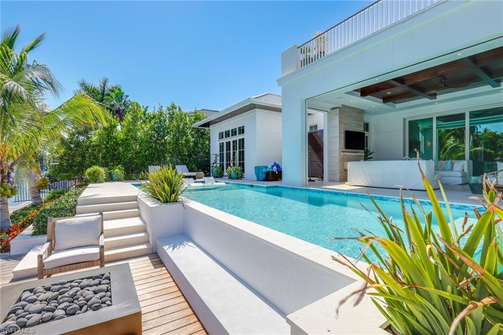 AQUALANE SHORES - Residential