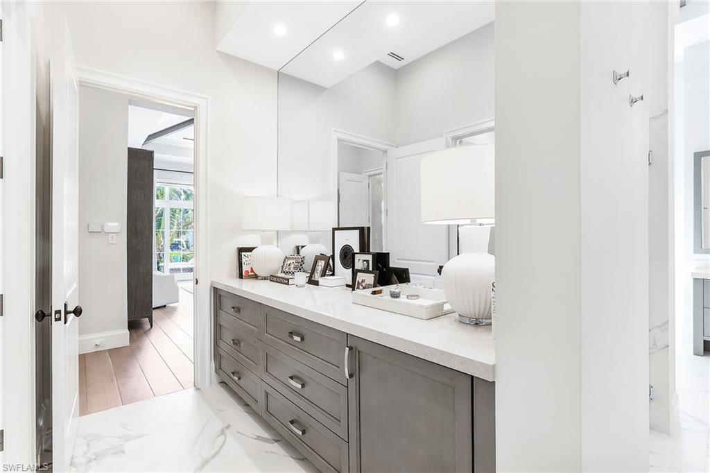 AQUALANE SHORES - Residential