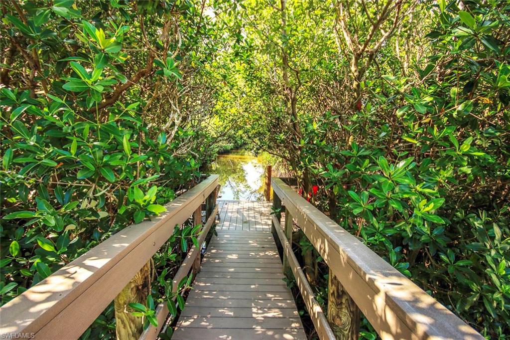 CAPTAINS WALK - Residential