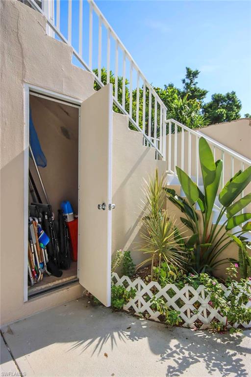 CAPTAINS WALK - Residential