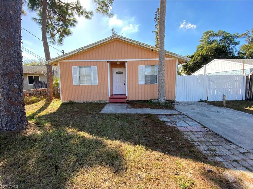 2 bed 1 bath SFR located in NFM off of Pine Island Rd. Washer and dryer hookup. 920 sqft $1300 month + $1300 Security req'd to move in. SMOKING PROHIBITED. Electric and water is resident's responsibility. Pets allowed with $50 monthly pet rent per pet. Max of 1 max weight 30 pounds.

"Equal Housing Opportunity"