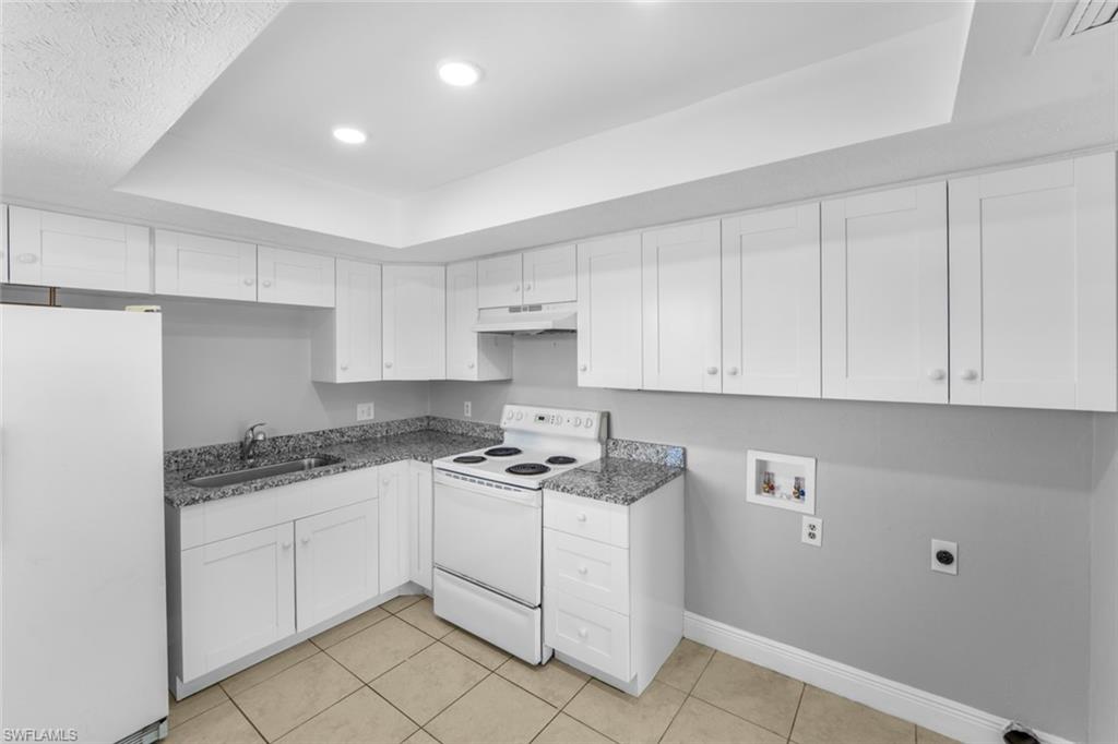 CAPE CORAL - Residential Lease