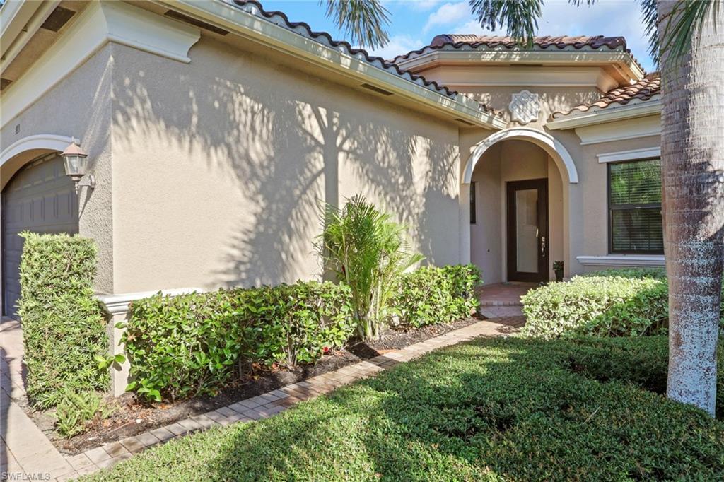 4113 Amelia WAY