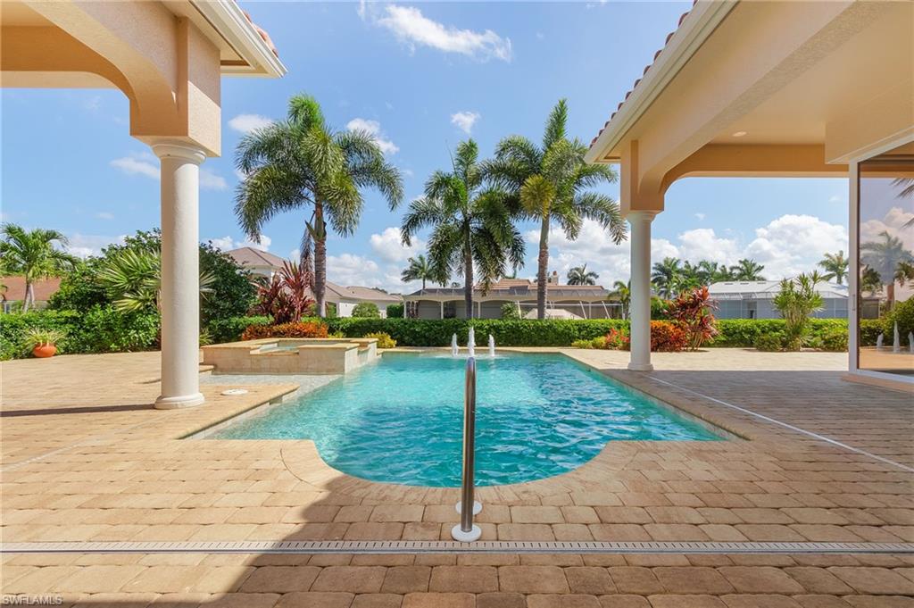 ESTATES - Residential