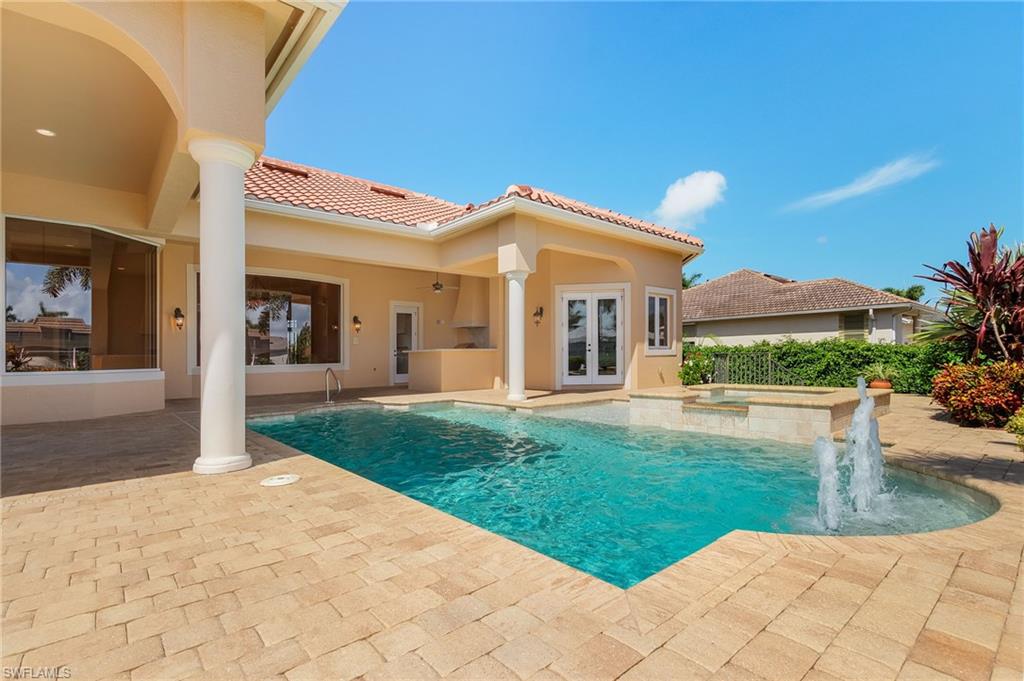 ESTATES - Residential