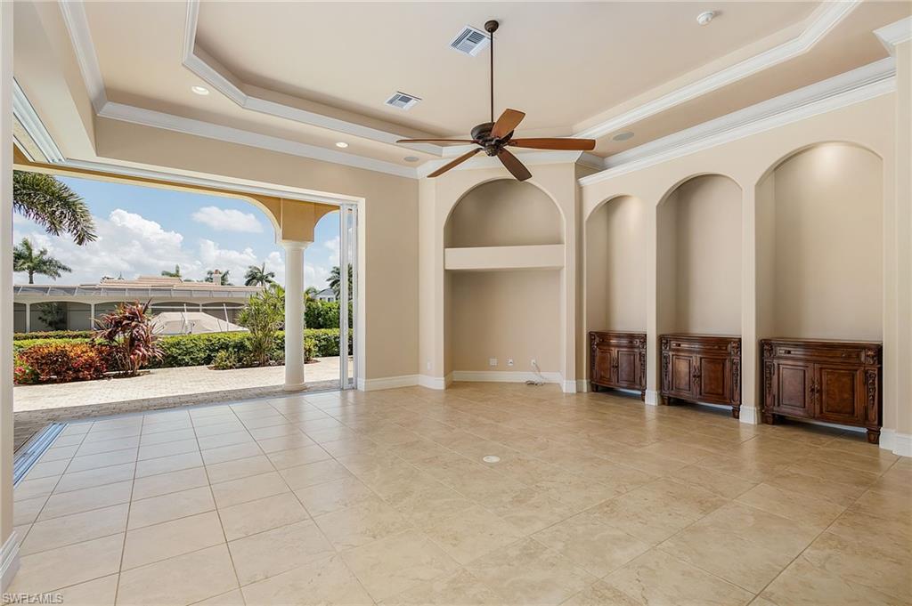 ESTATES - Residential