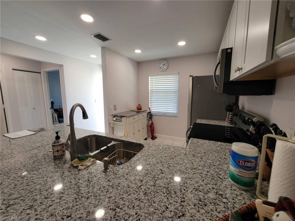 GREENWOOD VILLAGE AT KINGS LAKE - Residential