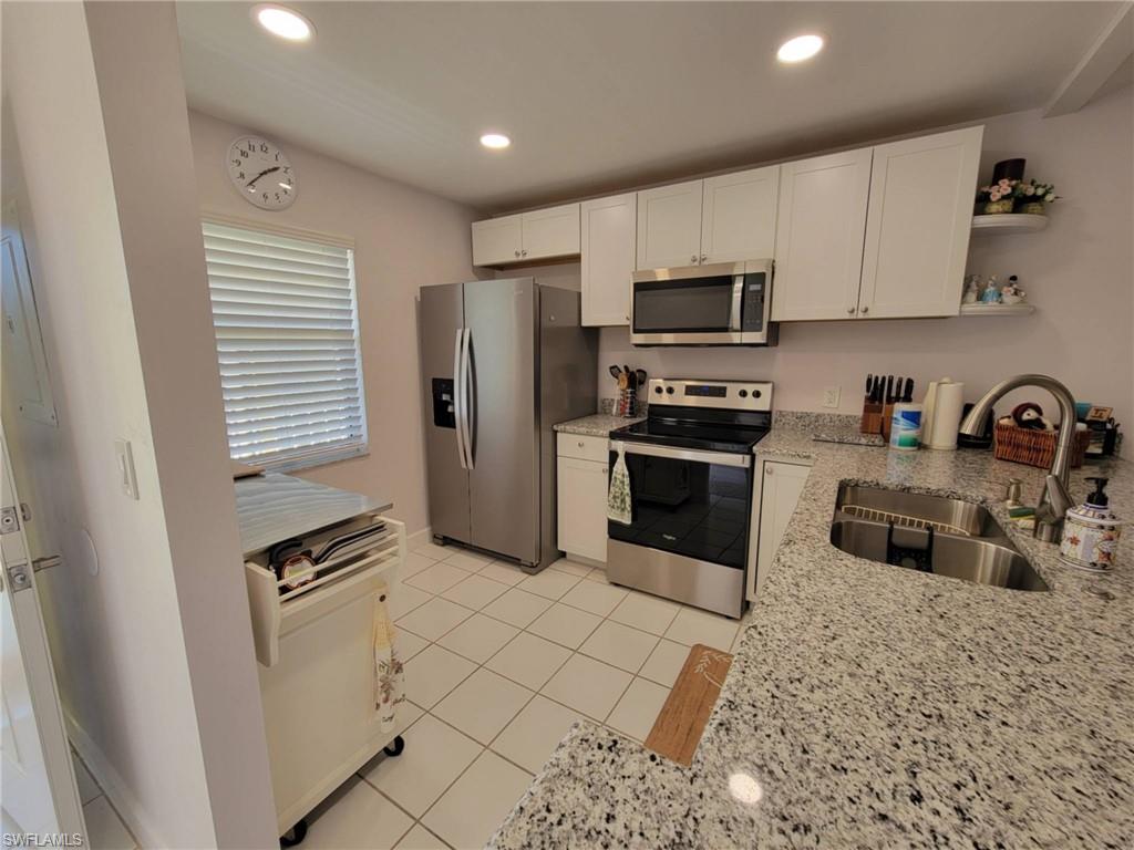 GREENWOOD VILLAGE AT KINGS LAKE - Residential