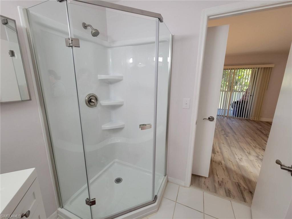 GREENWOOD VILLAGE AT KINGS LAKE - Residential