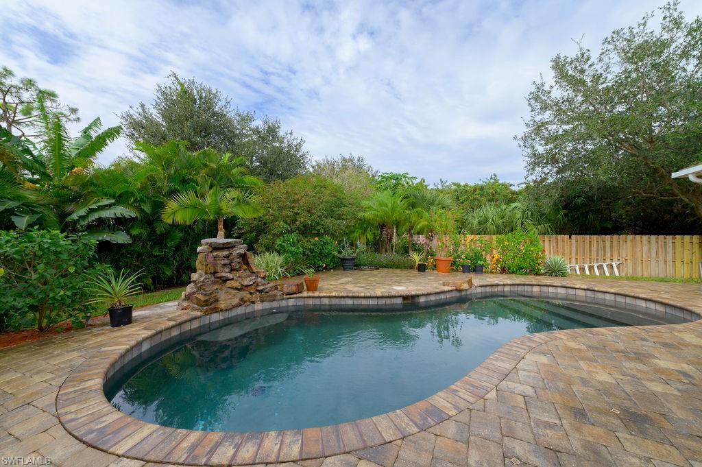 MIRROR LAKES - Residential