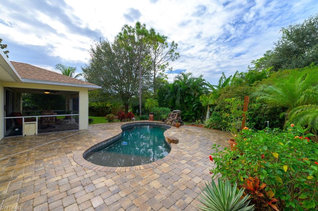 MIRROR LAKES - Residential