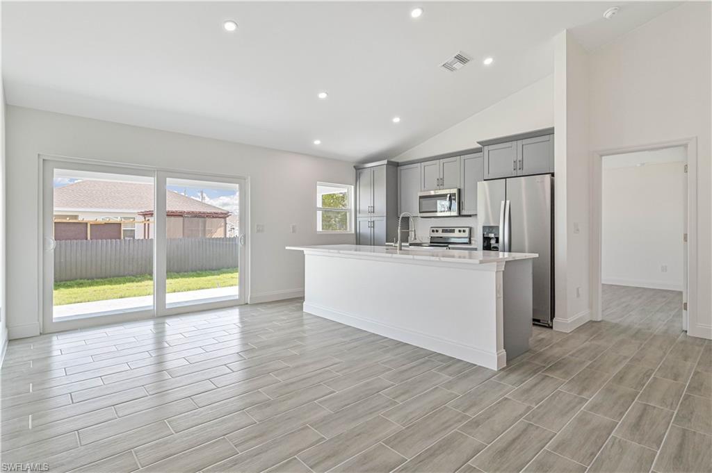 CAPE CORAL - Residential