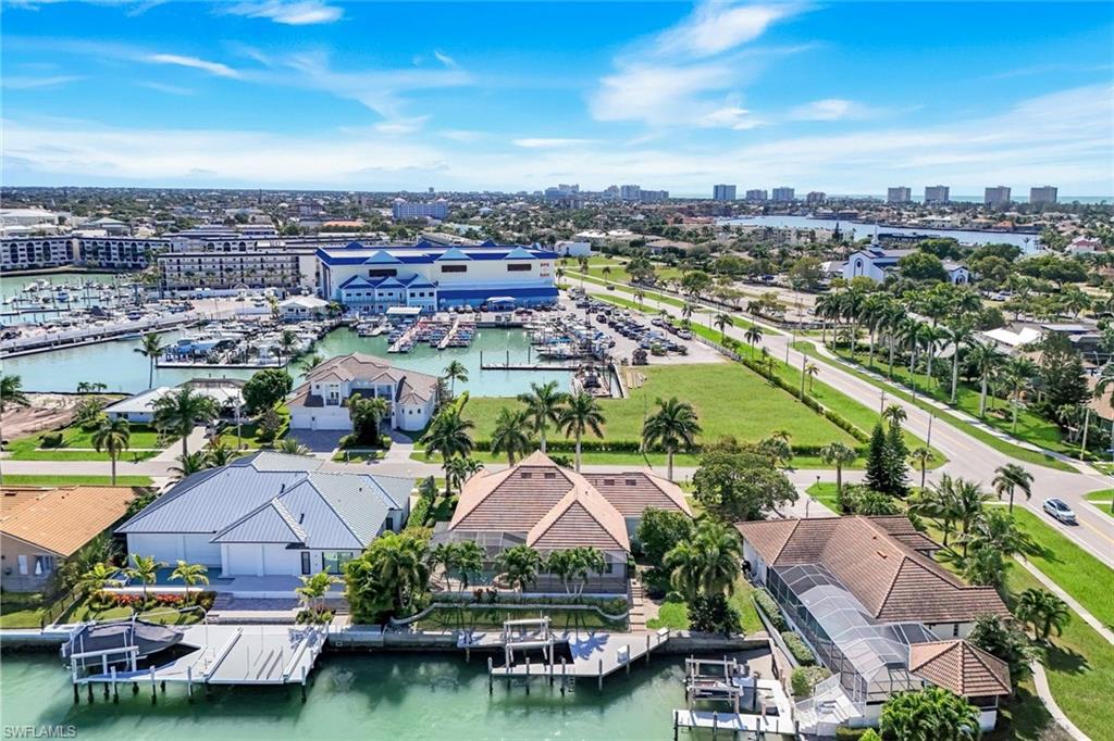 MARCO BEACH - Residential