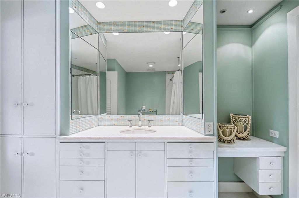 INDIES WEST - Residential