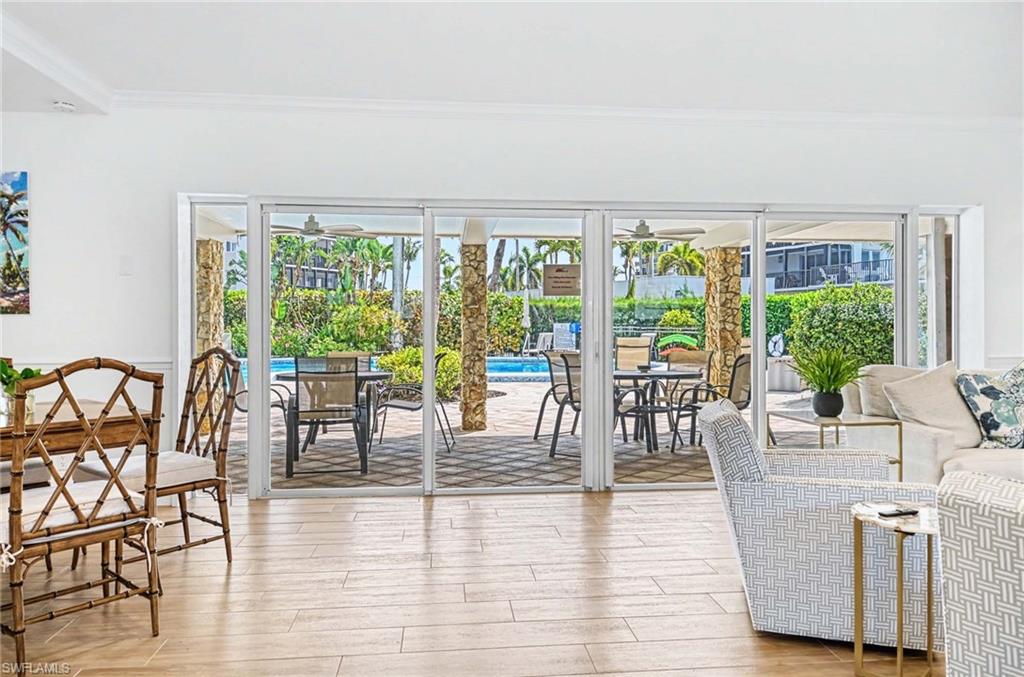 INDIES WEST - Residential