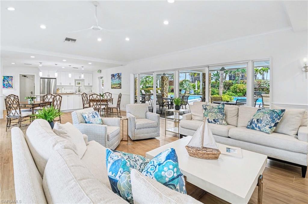 INDIES WEST - Residential