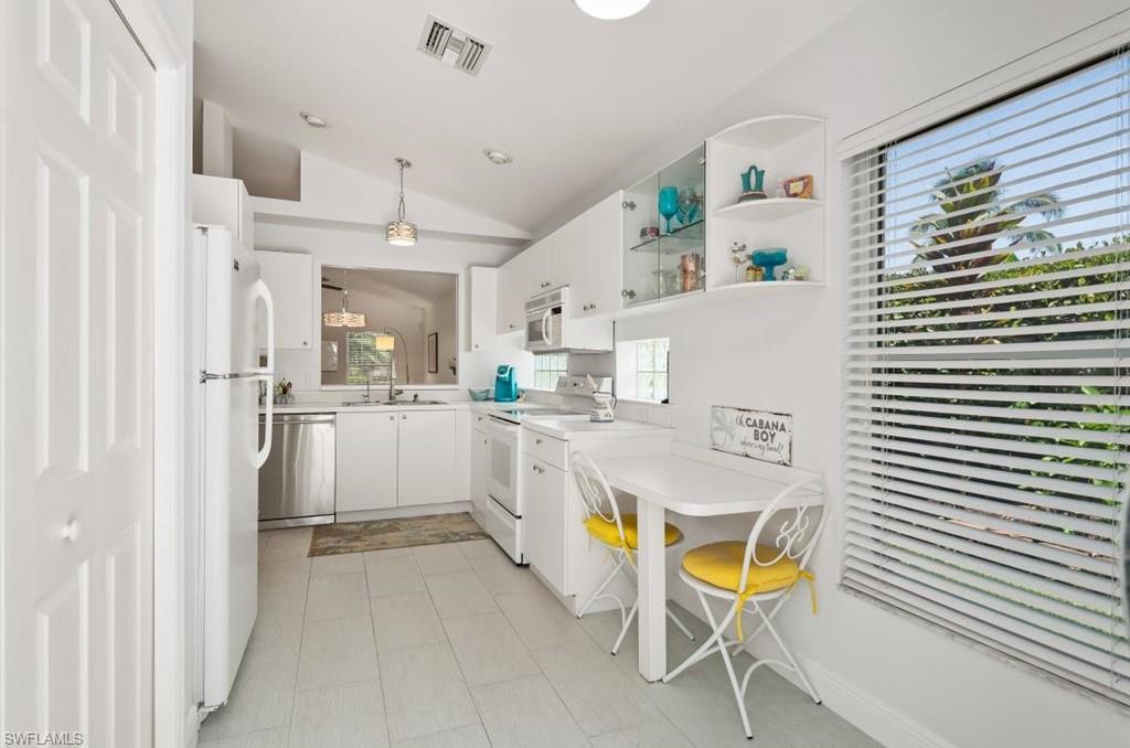 BOUGAINVILLAS - Residential