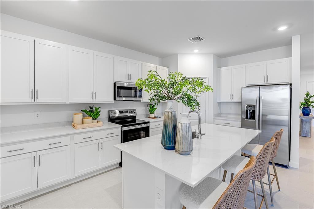 HAMPTON LAKES - Residential