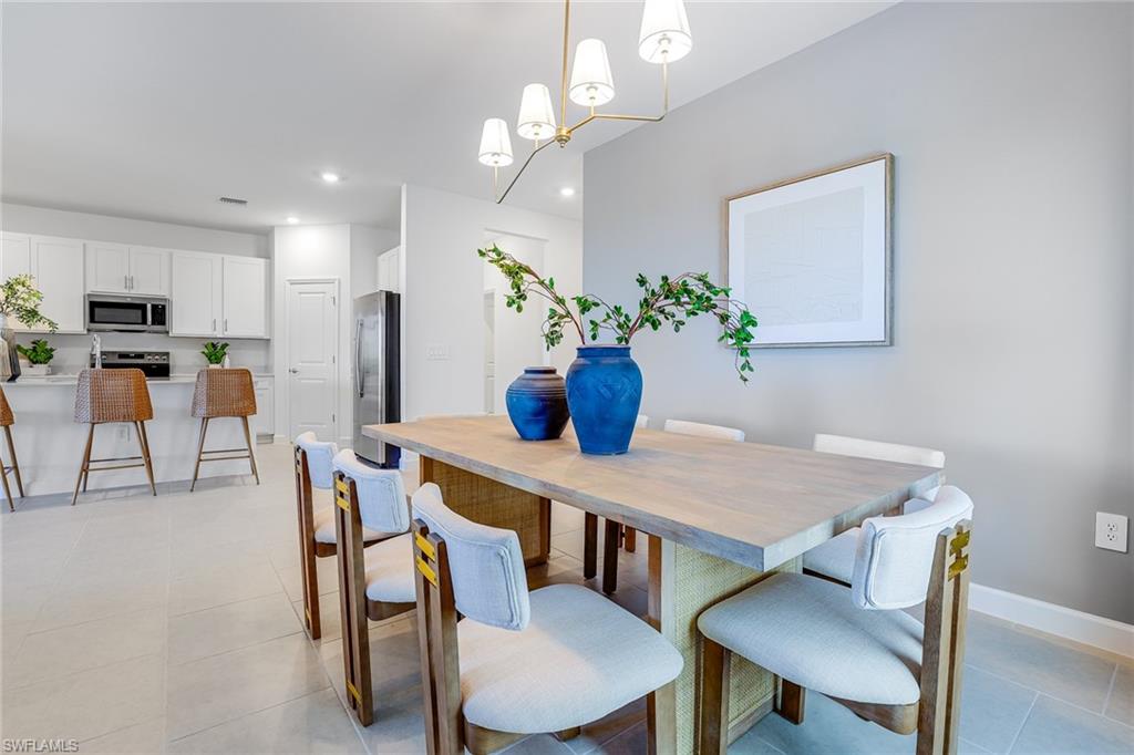 HAMPTON LAKES - Residential