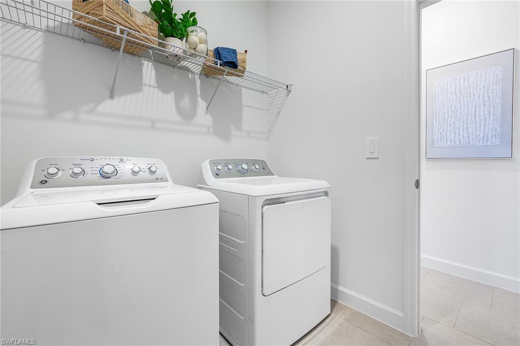 HAMPTON LAKES - Residential