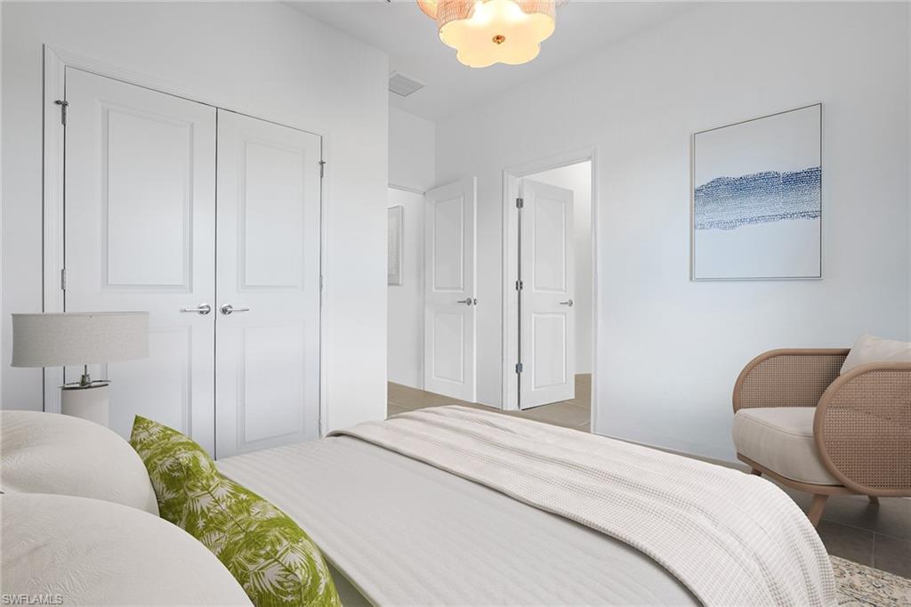 HAMPTON LAKES - Residential