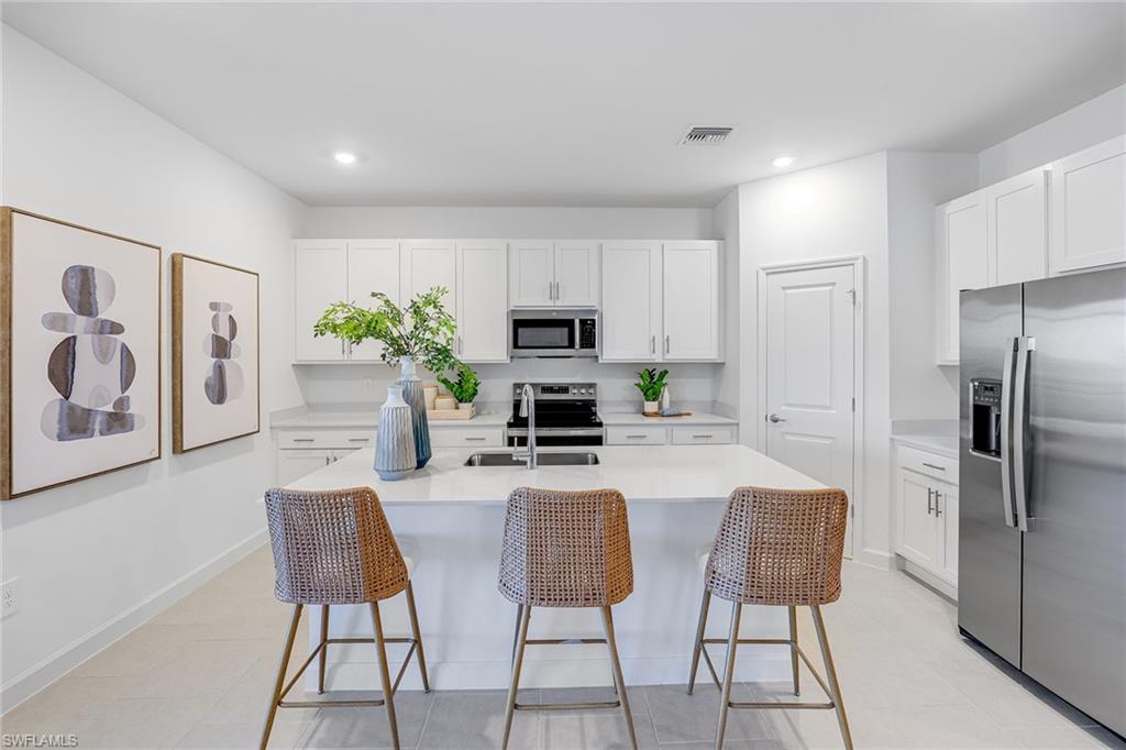 HAMPTON LAKES - Residential