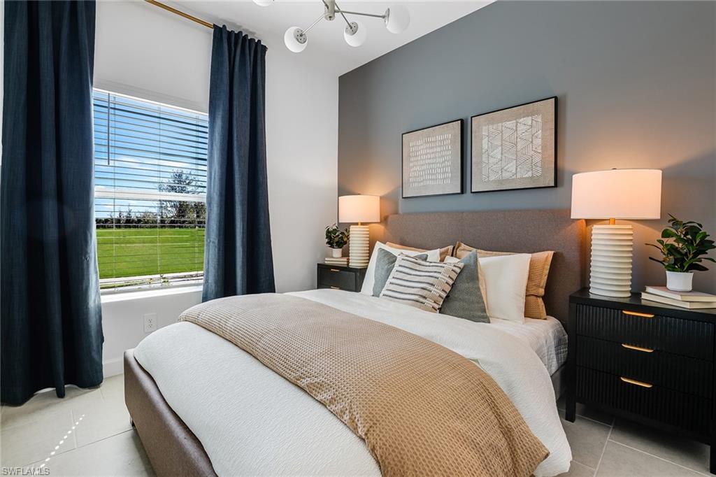 HAMPTON LAKES - Residential